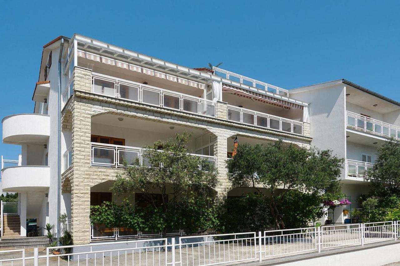 Apartments Adelheid In Biograd, Close To The Beach Биоград-на-Мору Экстерьер фото